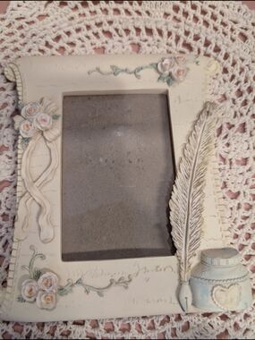 Ivory Floral & Quill Decorative Picture Frame Vintage